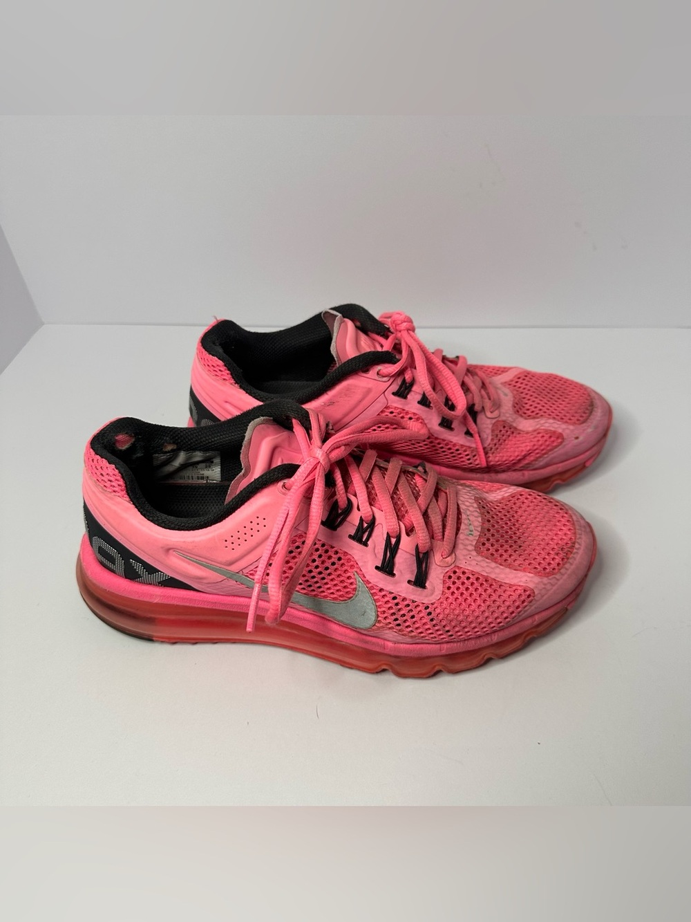 Nike Air Max Woven Women’s Low Top Mesh Lace-Up Running Sneakers Pink Size 7.5